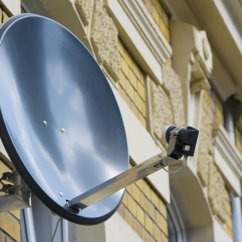 web-roehling-sat-anlagen-satellitenschuessel-altbau.jpg