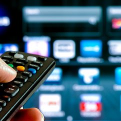 web-roehling-home-entertainment-fernseher-fernbedienung.jpg